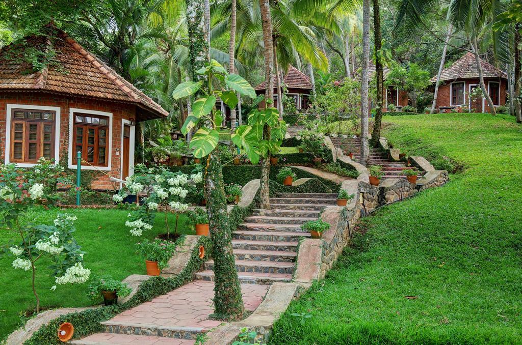 Soma Manaltheeram Ayurveda Beachvillage Kovalam Eksteriør billede